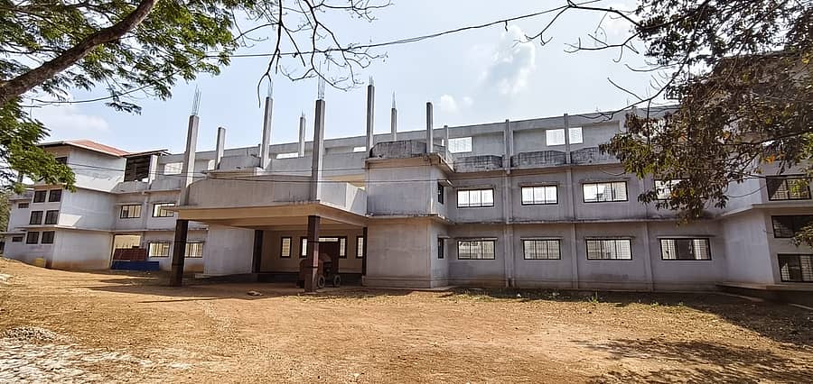 ಶಿರಸಿಯಲ್ಲಿ ನಿರ್ಮಾಣ ಹಂತದಲ್ಲಿರುವ ಒಳಾಂಗಣ ಕ್ರೀಡಾಂಗಣ