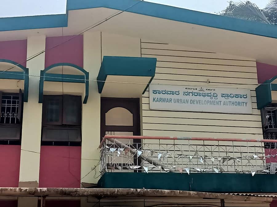 ಬಾಡಿಗೆ ಕಟ್ಟಡದಲ್ಲಿ ನಡೆಯುತ್ತಿರುವ ಕಾರವಾರ ನಗರಾಭಿವೃದ್ಧಿ ಪ್ರಾಧಿಕಾರದ ಕಚೇರಿ.