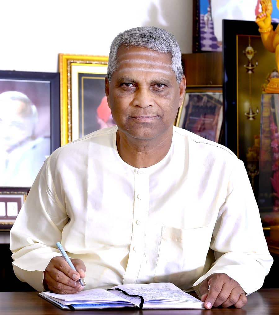 <div class="paragraphs"><p>ವೀರಣ್ಣ ಚರಂತಿಮಠ</p></div>