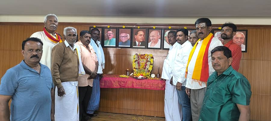 ಕನಕಪುರ ತಾಲ್ಲೂಕು ಕಚೇರಿಯಲ್ಲಿ ನಡೆದ ಮಡಿವಾಳ ಮಾಚಿದೇವ ಜಯಂತಿ