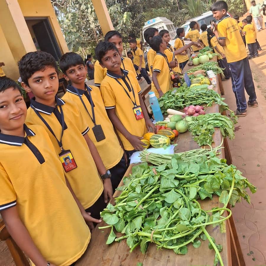 ಮಕ್ಕಳು ತರಕಾರಿ, ಹಣ್ಣುಗಳ ಮಾರಾಟ ನಡೆಸಿದರು