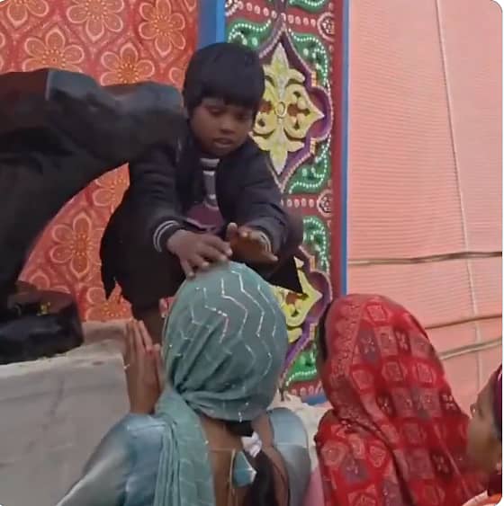 <div class="paragraphs"><p>ಬಾಲಕ</p></div>