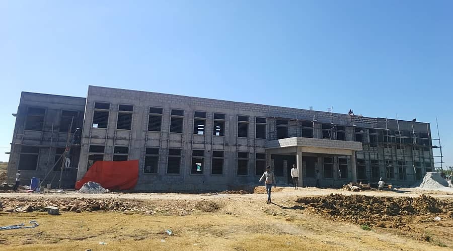 ತಿ.ನರಸೀಪುರ ತಾಲ್ಲೂಕು ಮೂಗೂರು ಹೋಬಳಿಯ ಕನ್ನಹಳ್ಳಿ ಬಳಿಯ ತೊಟ್ಟವಾಡಿಯಲ್ಲಿ ಇಂದಿರಾಗಾಂಧಿ ವಸತಿಶಾಲೆಯ ಕಾಮಗಾರಿ ಪ್ರಗತಿಯಲ್ಲಿದೆ