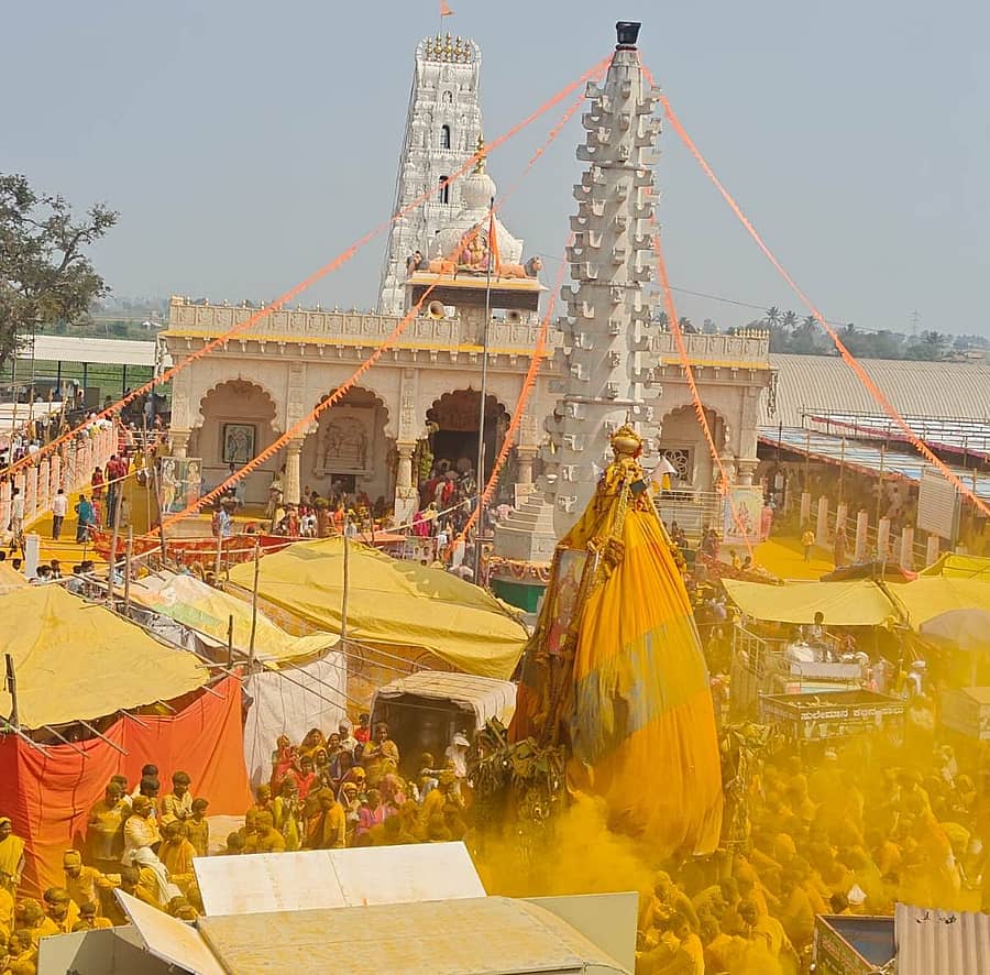 ಮೂಡಲಗಿ ತಾಲ್ಲೂಕಿನ ಮಸಗುಪ್ಪಿಯ ಮಹಾಲಕ್ಷ್ಮೀ ಪಲ್ಲಕ್ಕಿ ಉತ್ಸವ ಹಾಗೂ ಬಸವೇಶ್ವರ ರಥೋತ್ಸವವು ಬುಧವಾರ ಜರುಗಿತು. 