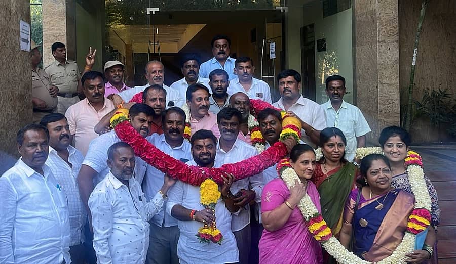 ಬೆಂಗಳೂರು ನಗರ ಜಿಲ್ಲಾ ಯೋಜನಾ ಸಮಿತಿಗೆ ಬುಧವಾರ ನಡೆದ ಚುನಾವಣೆಯಲ್ಲಿ ಆನೇಕಲ್‌ ತಾಲ್ಲೂಕಿನ ಏಳು ಮಂದಿ ಸದಸ್ಯರಾಗಿ ಆಯ್ಕೆಯಾದರು