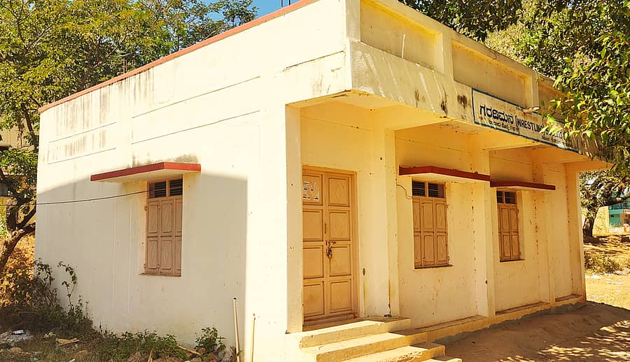 ಉದ್ಘಾಟನೆಗೂ ಮುನ್ನವೇ ನಿರುಪಯುಕ್ತವಾಗಿ ಅವಸಾನದಂಚಿಗೆ ತಲುಪಿರುವ ಗರಡಿ ಮನೆ 