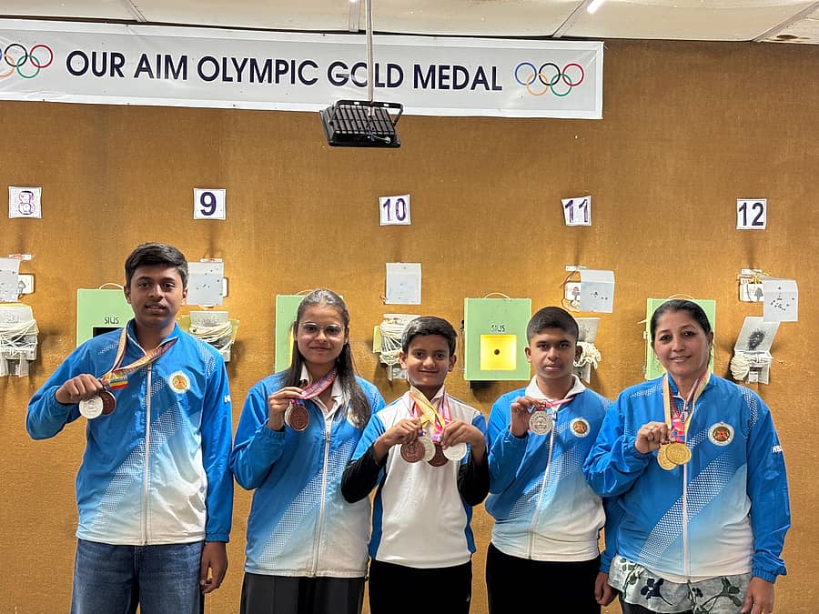 ಬೆಂಗಳೂರಿನ ಸಾಯಿ ಶೂಟಿಂಗ್ ರೇಂಜ್‌ನಲ್ಲಿ  ನಡೆದ  ರಾಜ್ಯಮಟ್ಟದ ಶೂಟಿಂಗ್ ಸ್ಪರ್ಧೆಯಲ್ಲಿ ಉತ್ತಮ ಸಾಧನೆ ಮಾಡಿದ ಹುಬ್ಬಳ್ಳಿ ಸ್ಪೋರ್ಟ್ಸ್‌ ಶೂಟಿಂಗ್ ಅಕಾಡೆಮಿಯ ಶೂಟರ್‌ಗಳು 