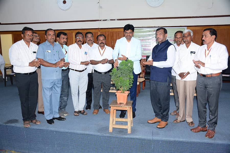 ಗದಗ ನಗರದ ಜಿಲ್ಲಾಡಳಿತ ಭವನದಲ್ಲಿ ನಡೆದ ಕಾರ್ಯಾಗಾರವನ್ನು ಶಾಲಾ ಶಿಕ್ಷಣ ಮತ್ತು ಸಾಕ್ಷರತಾ ಇಲಾಖೆ ಹೆಚ್ಚುವರಿ ಆಯುಕ್ತ ಈಶ್ವರ ಉಳ್ಳಾಗಡ್ಡಿ ಉದ್ಘಾಟಿಸಿದರು