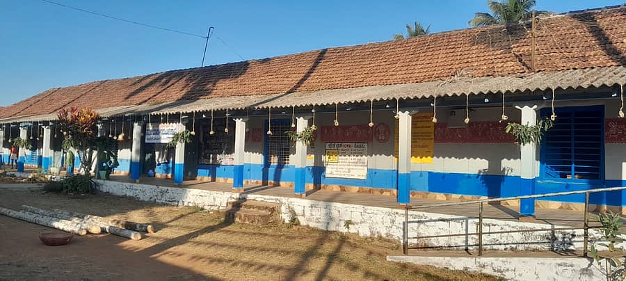 ಕೊಡ್ಲಿಪೇಟೆಯ ಸರ್ಕಾರಿ ಮಾದರಿ ಪ್ರಾಥಮಿಕ ಶಾಲೆಯ ಸಮಾರಂಭಕ್ಕಾಗಿ ಸಿಂಗಾರಗೊಂಡಿದೆ.