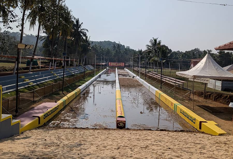 50ನೇ ಕಂಬಳಕ್ಕೆ ಸಜ್ಜಾಗಿರುವ ಐಕಳದ ಕಾಂತಾಬಾರೆ ಬೂದಾಬಾರೆ ಕರೆಗಳು