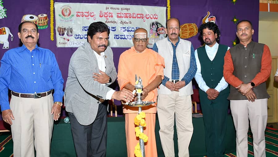 ಮೈಸೂರಿನ ನಟರಾಜ ಶಿಕ್ಷಣ ಕಾಲೇಜಿನಲ್ಲಿ ಶನಿವಾರ ಸಾಂಸ್ಕೃತಿಕ ಸಮಿತಿಯ ಉದ್ಘಾಟನೆಯನ್ನು ಪ್ರೊ.ಕೆ.ಬಿ. ಪ್ರವೀಣ್ ನೆರವೇರಿಸಿದರು