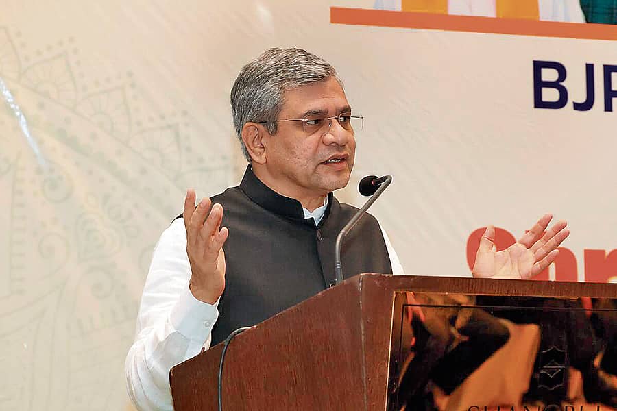 ಅಶ್ವಿನಿ ವೈಷ್ಣವ್