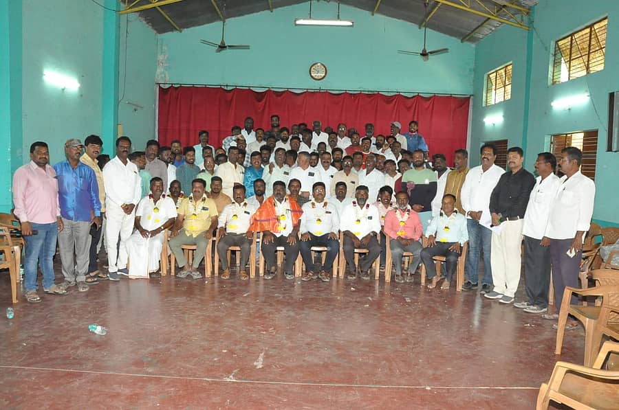 ಕೊಳ್ಳೇಗಾಲ ತಾಲ್ಲೂಕು ಬಾಬು ಜಗಜೀವನ್ ರಾಮ್ ಒಕ್ಕೂಟ ಸಂಘದ ನೂತನ ಪದಾಧಿಕಾರಿಗಳನ್ನು ಶನಿವಾರ ಅಭಿನಂದಿಸಲಾಯಿತು