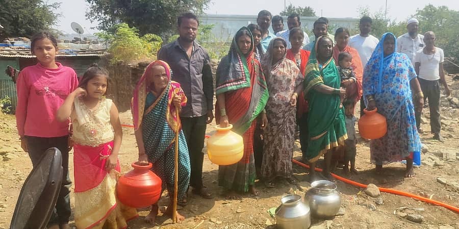 ಕಮಲನಗರ ತಾಲ್ಲೂಕಿನ ವಾಗನಗೇರಾ ಗ್ರಾಮದ ಜಾಮಾ ಮಸೀದಿ ಮುಂಭಾಗದಲ್ಲಿಯ ನೆಲಮಟ್ಟದ ಕುಡಿಯುವ ನೀರು ಸಂಗ್ರಹಗಾರ ನೆಲಸಮ ಮಾಡಿದ ಸ್ಥಳದಲ್ಲಿ ಓವರ್ ಹೆಡ್ ಟ್ಯಾಂಕ್ ನಿರ್ಮಿಸುವಂತೆ ಗ್ರಾಮಸ್ಥರು ಆಗ್ರಹಿಸಿದರು