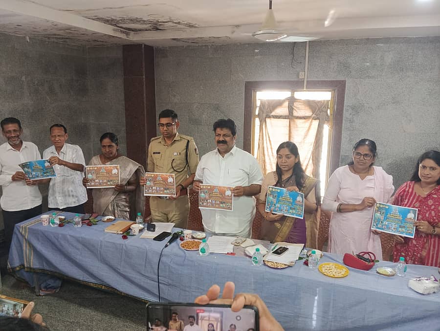 ಮುರುಡೇಶ್ವರದಲ್ಲಿ ಶಿವರಾತ್ರಿ ಆಚರಣೆಯ‌ ಪೊಸ್ಟರನ್ನು‌ ಸಚಿವ ಮಂಕಾಳ ವೈದ್ಯ ಬಿಡುಗಡೆ ಮಾಡಿದರು