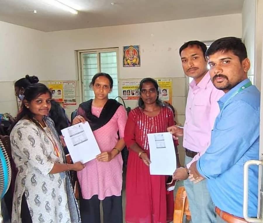 ನೋಂದಾಯಿತ ಕಾರ್ಮಿಕರಿಗೆ ಪ್ರಮಾಣಪತ್ರ ವಿತರಿಸಲಾಯಿತು.