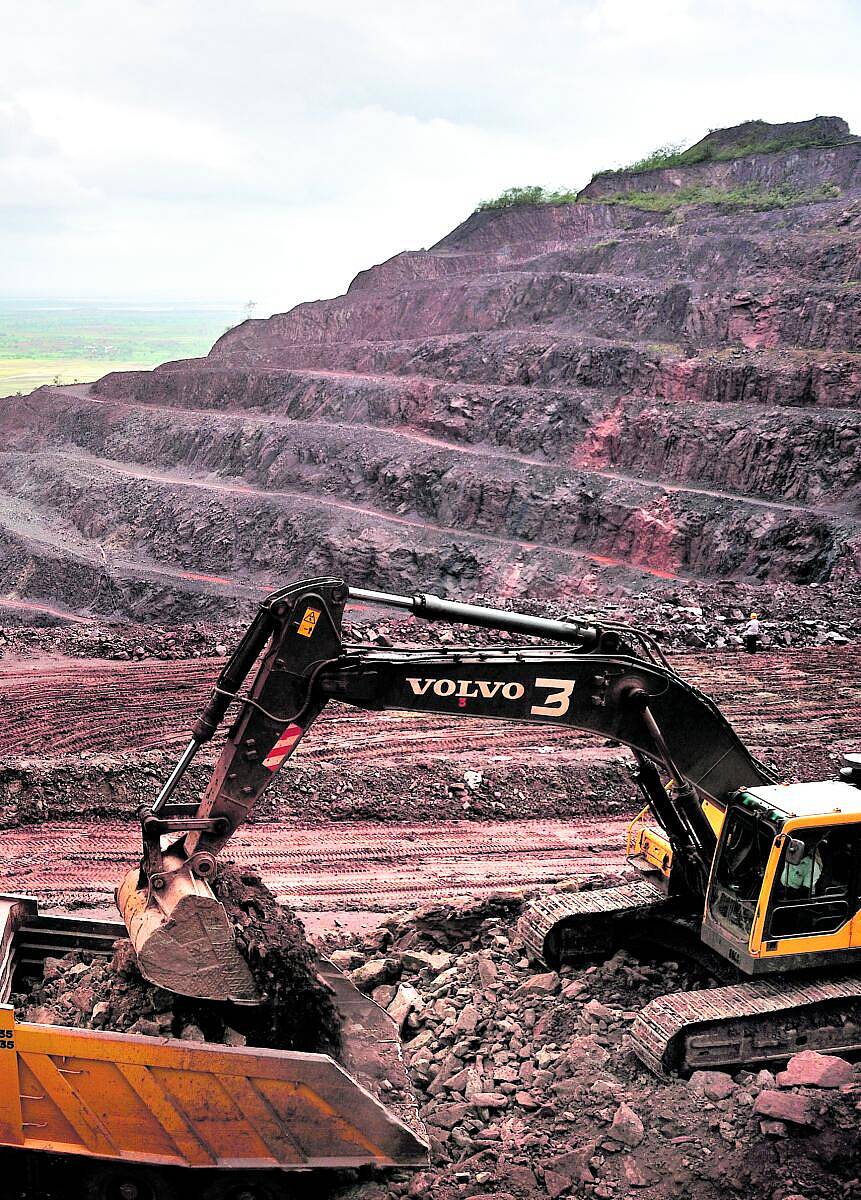 <div class="paragraphs"><p>ಅದಿರು ಗಣಿ</p></div>