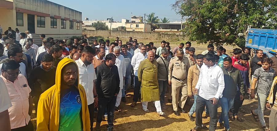 ಬೆಳಗಾವಿ ಎಪಿಎಂಸಿಗೆ ಸಚಿವ ಶಿವಾನಂದ ಪಾಟೀಲ ಭೇಟಿ ನೀಡಿ ಪರಿಶೀಲಿಸಿದರು