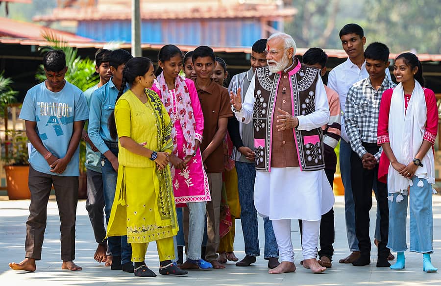 ಪ್ರಧಾನಿ ನರೇಂದ್ರ ಮೋದಿ ಅವರು ವಿದ್ಯಾರ್ಥಿಗಳೊಂದಿಗೆ ಸಂವಾದ ನಡೆಸಿದರು – ಪಿಟಿಐ ಚಿತ್ರ