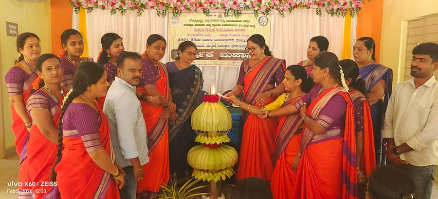 ಭಾರತೀನಗರದ ಅಂಬೇಡ್ಕರ್ ಭವನದಲ್ಲಿ ನಡೆದ ಗ್ರಾಮ ಪಂಚಾಯಿತಿ ಮಟ್ಟದ ಸಂಜೀವಿನಿ ಒಕ್ಕೂಟದ ವಾರ್ಷಿಕ ಮಹಾಸಭೆಯನ್ನು ಪಂಚಾಯಿತಿ ಅಭಿವೃದ್ಧಿ ಅಧಿಕಾರಿ ಎನ್.ಸುಧಾ ಉದ್ಘಾಟಿಸಿದರು