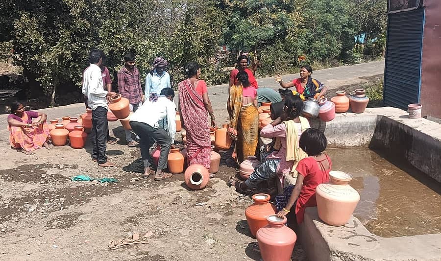 ಔರಾದ್ ತಾಲ್ಲೂಕಿನ ಸಾವರಗಾಂವ ಗ್ರಾಮಸ್ಥರು ಬೇಸಿಗೆ ಮುನ್ನವೇ ಕುಡಿಯುವ ನೀರಿಗಾಗಿ ಪರದಾಡುವಂತಾಗಿದೆ