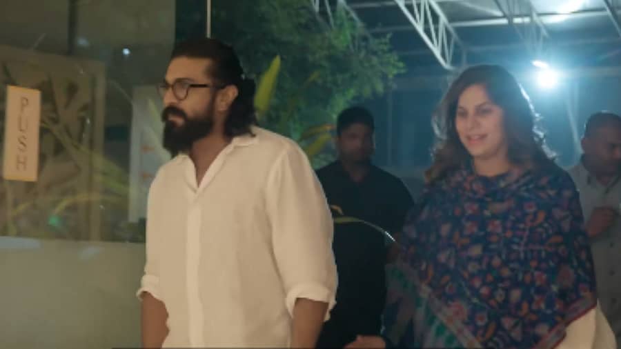 <div class="paragraphs"><p>ರಾಮ್ ಚರಣ್, ಪತ್ನಿ ಉಪಾಸನಾ </p></div>