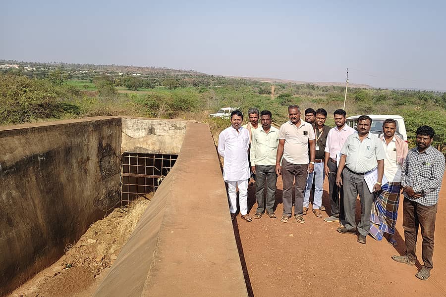 ಬಾದಾಮಿ ಮತ್ತು ಗುಳೇದಗುಡ್ಡ ತಾಲ್ಲೂಕುಗಳಲ್ಲಿ ಮಲಪ್ರಭಾ ಎಡದಂಡೆ ಕಾಲುವೆ ಆಧುನೀಕರಣ ಕಾಮಗಾರಿ ಆರಂಭಿಸಲು ಶಾಸಕ ಭೀಮಸೇನನ ಚಿಮ್ಮನಕಟ್ಟಿ ಕಾಲುವೆ ವೀಕ್ಷಿಸಿದರು