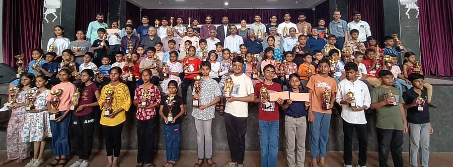 ಉಡುಪಿ ಜಿಲ್ಲಾ ಚೆಸ್ ಚಾಂಪಿಯನ್‌ಶಿಪ್ ಮತ್ತು 17ನೇ ಕಲ್ಯ ದೇವರಾಯ ಶೆಣೈ ಸ್ಮರಣಾರ್ಥ ಚೆಸ್ ಸ್ಪರ್ಧೆ ಮಣಿಪಾಲದ ಮಾಧವ ಕೃಪ ಶಾಲೆಯಲ್ಲಿ ಈಚೆಗೆ ಜರುಗಿತು