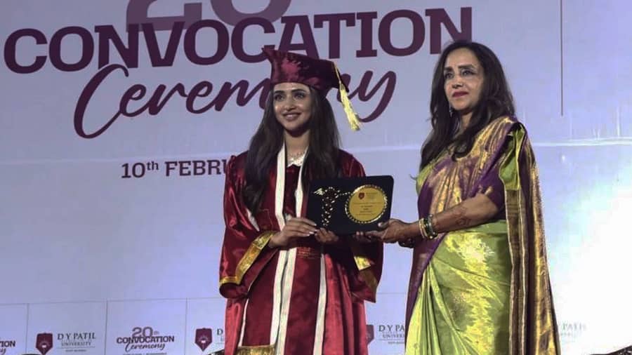 <div class="paragraphs"><p>ವೈದ್ಯಕೀಯ ಪದವಿ ಪಡೆದ ಶ್ರೀಲೀಲಾ</p></div>