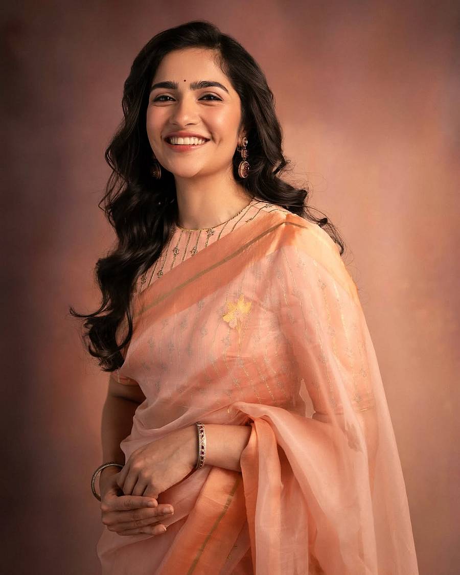 <div class="paragraphs"><p>ರುಕ್ಮಿಣಿ ವಸಂತ್</p></div>