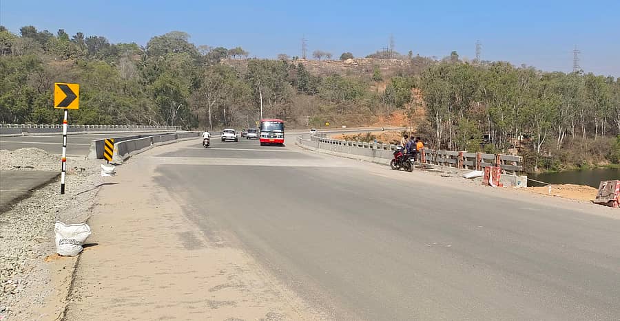 ಮಾಗಡಿ–ಬೆಂಗಳೂರು ಮುಖ್ಯ ರಸ್ತೆಯ ತಿಪ್ಪಗೊಂಡನಹಳ್ಳಿ ಬಳಿ ಹೊಸ ಸೇತುವೆ ಸಾರ್ವಜನಿಕರ ಸೇವೆಗೆ ಮುಕ್ತವಾಗಿರುವುದು 