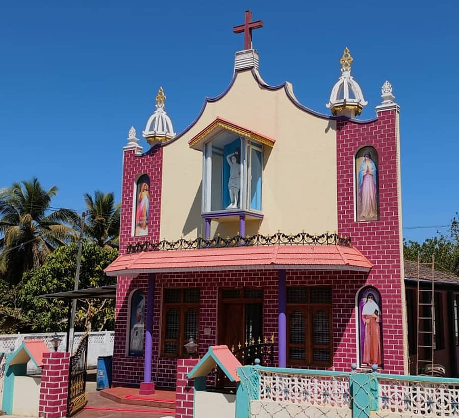 ನರಸಿಂಹರಾಜಪುರ ತಾಲ್ಲೂಕು ಮೆಣಸೂರು ಗ್ರಾಮದಲ್ಲಿರುವ ಸೇಂಟ್‌ ಸೆಬಾಸ್ಟೀನ್ ಚರ್ಚ್