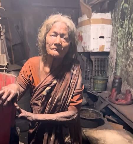 <div class="paragraphs"><p>ದೀಪಾಲಿ ಘೋಷ್</p></div>