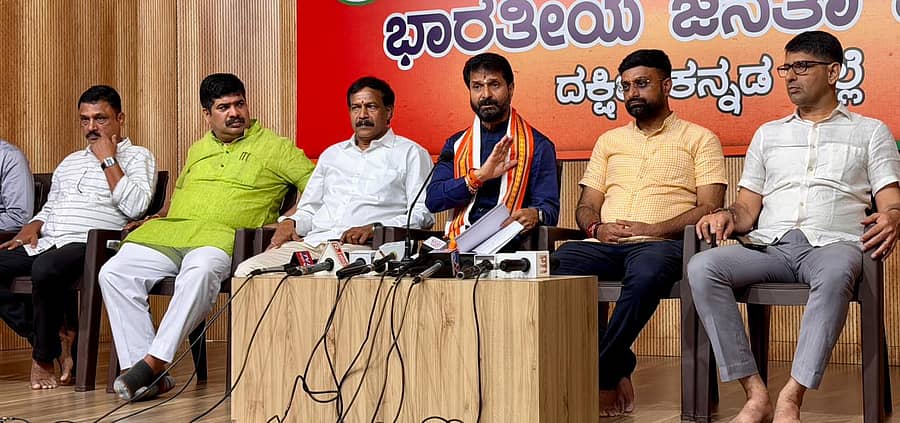 <div class="paragraphs"><p>ಸಿ.ಟಿ.ರವಿ</p></div>