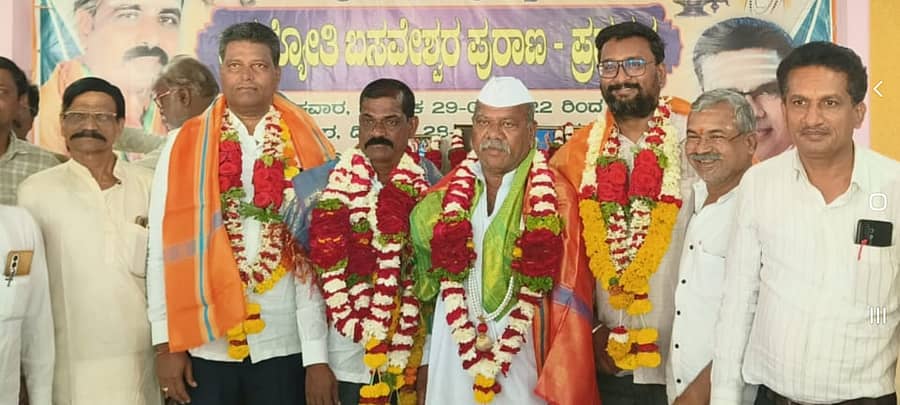 ಆಲಮೇಲ ತಾಲ್ಲೂಕು ಬಣಜಿಗ ಕ್ಷೇಮಾಭಿವೃದ್ಧಿ ಸಂಘದ ಅಧ್ಯಕ್ಷರಾಗಿ ಸಿದ್ಧಲಿಂಗ ಸುಭೇದಾರ ಅವರನ್ನು ಆಯ್ಕೆ ಮಾಡಲಾಯಿತು