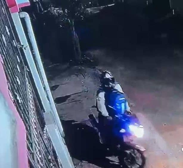 ಸರಗಳ್ಳರು ಒಡಾಡುತ್ತಿರುವ ದೃಶ್ಯ ಸಿಸಿಟಿವಿ ಕ್ಯಾಮೆರಾದಲ್ಲಿ ಸೆರೆಯಾಗಿದೆ