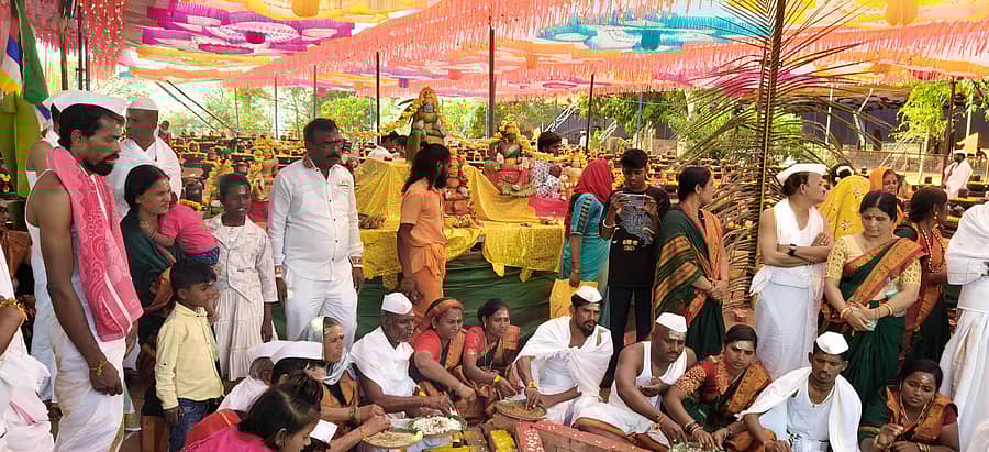 ಕಮಲಾಪುರ ತಾಲ್ಲೂಕಿನ ಸೋನ್ಯಾಲಗಿರಿಯಲ್ಲಿ 501 ಲಿಂಗ ಪೂಜೆ, ಮಹಾರುದ್ರ ಯಾಗ ನಡೆಯಿತು