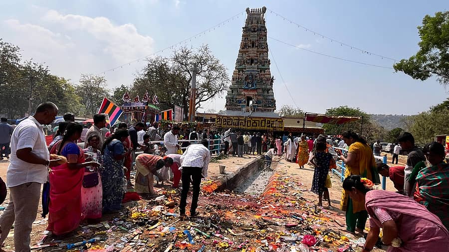 ಕನಕಪುರ ಮಡಿವಾಳದ ಶಿವನಾಂಕಾರೇಶ್ವರ ದೇವಾಲಯದಲ್ಲಿ ನಡೆದ ಜಾತ್ರಾ ಮಹೋತ್ಸವ 
