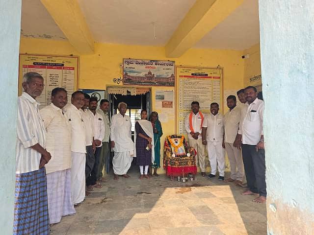 ವಡಗೇರಾ ಪಟ್ಟಣದ ಗ್ರಾಮ ಪಂಚಾಯಿತಿಯಲ್ಲಿ ಸಂತ ಸೇವಾಲಾಲ್ ಮಹಾರಾಜರ ಜಯಂತಿ ಆಚರಿಸಲಾಯಿತು