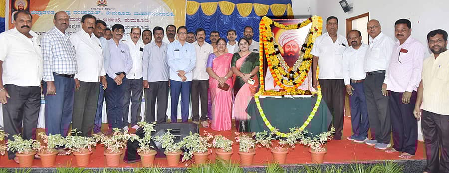 <div class="paragraphs"><p>ತುಮಕೂರಿನಲ್ಲಿ ಭಾನುವಾರ ಕನ್ನಡ ಮತ್ತು ಸಂಸ್ಕೃತಿ ಇಲಾಖೆ, ಕನ್ನಡ ಸಾಹಿತ್ಯ ಪರಿಷತ್ತು, ಜಿಲ್ಲಾ ಬಂಜಾರ(ಲಂಬಾಣಿ) ಸೇವಾಲಾಲ್‌ ಸೇವಾ ಸಂಘದ ಆಶ್ರಯದಲ್ಲಿ ಸಂತ ಸೇವಾಲಾಲ್‌ ಜಯಂತಿ ಆಚರಿಸಲಾಯಿತು. </p></div>