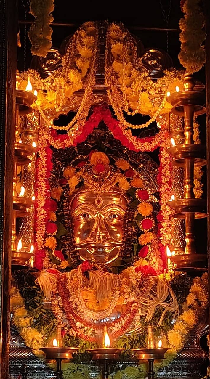 ಶಿವರಾತ್ರಿ ಅಂಗವಾಗಿ ಬನ್ನಂಜೆ ಮಹಾಲಿಂಗೇಶ್ವರ ದೇವರಿಗೆ ವಿಶೇಷ ಅಲಂಕಾರ ಮಾಡಲಾಗಿತ್ತು