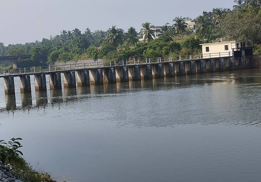 ಕುರ್ಕಾಲು ಅಣೆಕಟ್ಟೆಯಲ್ಲಿ ನೀರಿನ ಮಟ್ಟ ಕಡಿಮೆಯಾಗಿರುವುದು