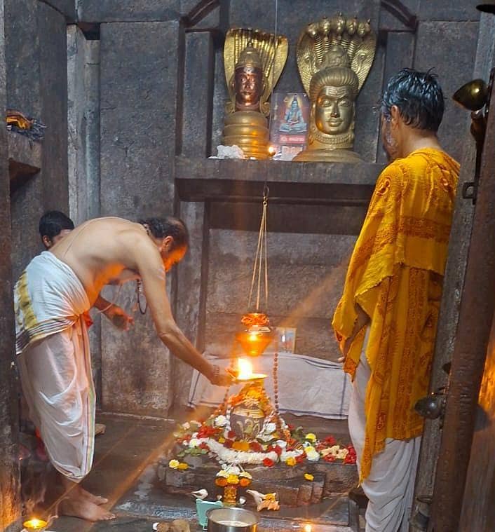 ಕುಕನೂರು ತಾಲ್ಲೂಕಿನ ಇಟಗಿ ಗ್ರಾಮದ ಮಹಾಶಿವರಾತ್ರಿ ಅಂಗವಾಗಿ ಅಲಂಕೃತಗೊಂಡ ಮಹೇಶ್ವರ ಮೂರ್ತಿ 