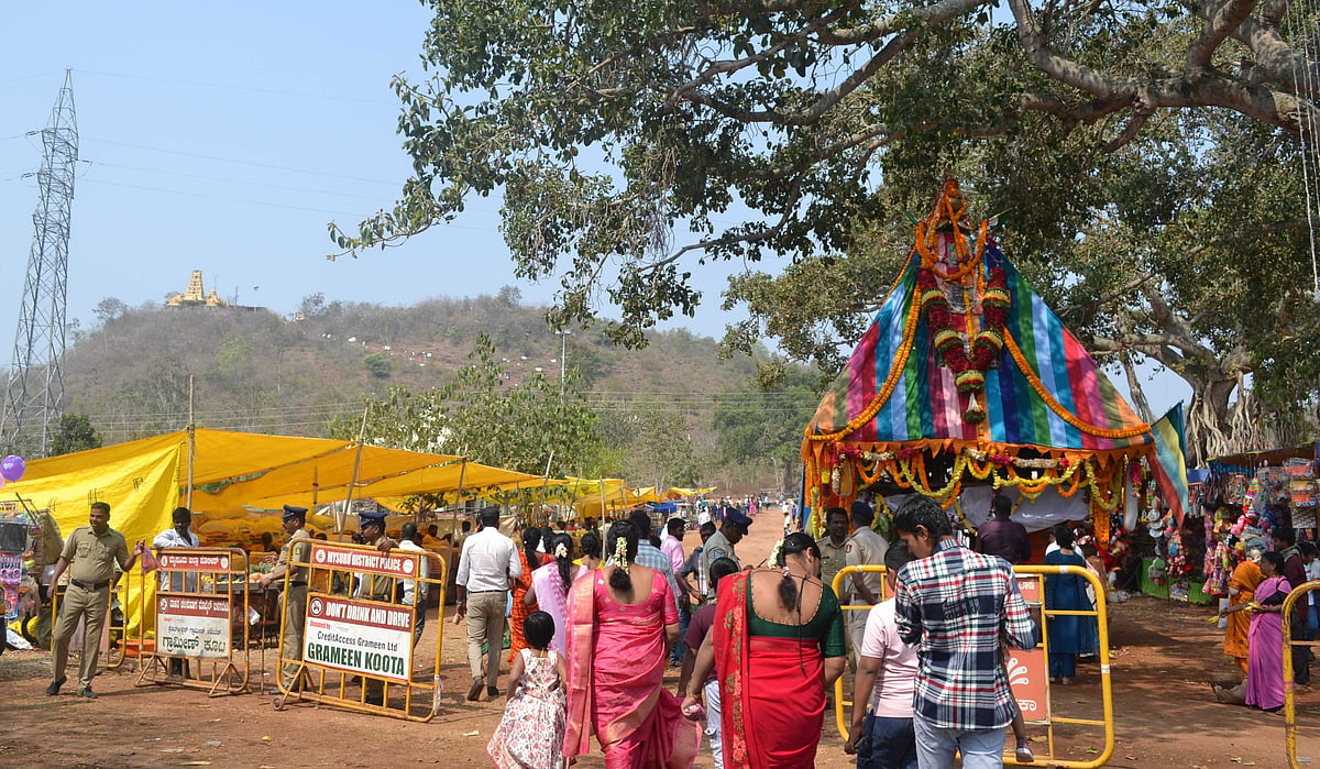 Hunsur Omkareshwara: ಹುಣಸೂರು | ಓಂಕಾರೇಶ್ವರ ರಥೋತ್ಸವದಲ್ಲಿ ಸಂಭ್ರಮ: 20 ಸಾವಿರ ...