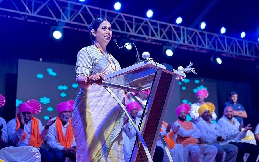 ಬೆಳಗಾವಿಯ ಕಲ್ಮೇಶ್ವರ ನಗರದ ಲಮಾಣಿ ತಾಂಡಾದಲ್ಲಿ ಸೋಮವಾರ ಆಯೋಜಿಸಲಾಗಿದ್ದ ಸಂತ ಸೇವಾಲಾಲ್‌ ಮಹಾರಾಜರ ಜಯಂತಿ ಮಹೋತ್ಸವದಲ್ಲಿ ಲಕ್ಷ್ಮೀ ಹೆಬ್ಬಾಳಕರ್‌ ಮಾತನಾಡಿದರು