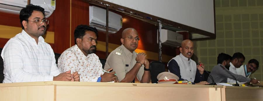 ಬಾಗಲಕೋಟೆಯಲ್ಲಿ ಸೋಮವಾರ ನಡೆದ ಪಿಯು ಪರೀಕ್ಷೆ ಪೂರ್ವಸಿದ್ಧತಾ ಸಭೆಯಲ್ಲಿ ಹೆಚ್ಚುವರಿ ಜಿಲ್ಲಾಧಿಕಾರಿ ಅಶೋಕ ತೇಲಿ ಮಾತನಾಡಿದರು