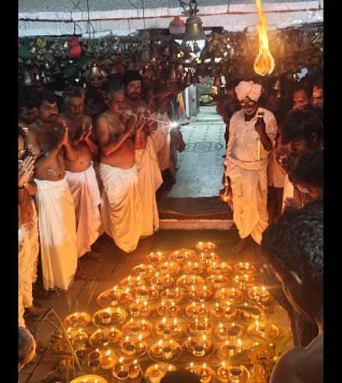 ವಡಗೇರಾ ತಾಲ್ಲೂಕಿನ ಸುಕ್ಷೇತ್ರ ಹಯ್ಯಾಳ (ಬಿ)ಗ್ರಾಮದ ಹಯ್ಯಾಳ ಲಿಂಗೇಶ್ವರ ದೇವಸ್ಥಾನದಲ್ಲಿ ಮಹಾ ಶಿವರಾತ್ರಿ ಅಂಗವಾಗಿ ದೀಪಾರತಿಯನ್ನು ಹಚ್ಚಲಾಯಿತು