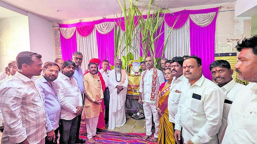 <div class="paragraphs"><p>ಅಫಜಲಪುರ ತಹಶೀಲ್ದಾರ್‌ ಕಚೇರಿಯಲ್ಲಿ ತಾಲ್ಲೂಕು ಆಡಳಿತ ವತಿಯಿಂದ ಭಾನುವಾರ ಸಂತ ಸೇವಾಲಾಲ್‌ ಜಯಂತ್ಯುತ್ಸವ ಕಾರ್ಯಕ್ರಮ ಆಯೋಜಿಸಲಾಗಿತ್ತು</p></div>