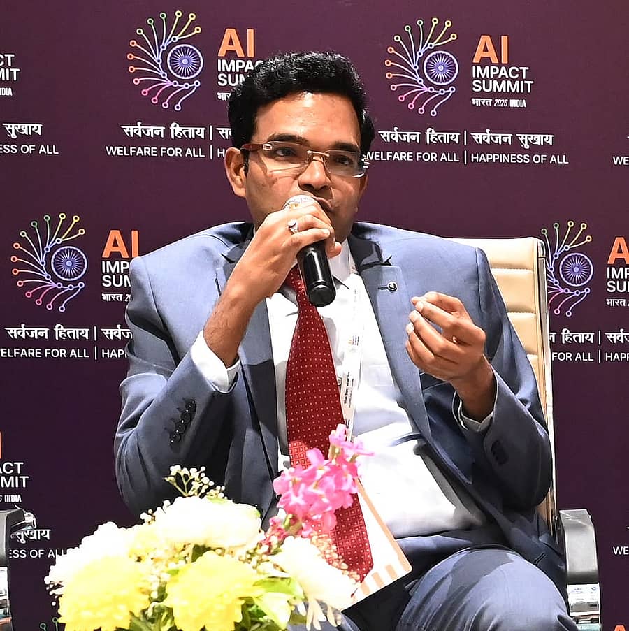 ನವದೆಹಲಿಯಲ್ಲಿ ಮಂಗಳವಾರ ನಡೆದ ‘ಎ.ಐ ಇಂಪ್ಯಾಕ್ಟ್ ಶೃಂಗಸಭೆ-2026’ಯಲ್ಲಿ ಬೆಂಗಳೂರು ಜಲಮಂಡಳಿ ಅಧ್ಯಕ್ಷ ಡಾ.ರಾಮಪ್ರಸಾತ್‌ ಮನೋಹರ್‌ ಮಾತನಾಡಿದರು.