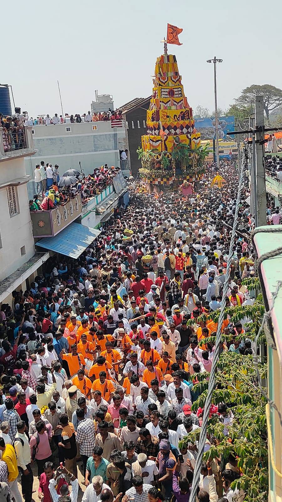 ಮುಳಬಾಗಿಲು ತಾಲ್ಲೂಕಿನ ಆವಣಿಯ ರಾಮಲಿಂಗೇಶ್ವರ ಸ್ವಾಮಿ ಬ್ರಹ್ಮ ರಥೋತ್ಸವ ಮಂಗಳವಾರ ಅದ್ದೂರಿಯಾಗಿ ನಡೆಯಿತು